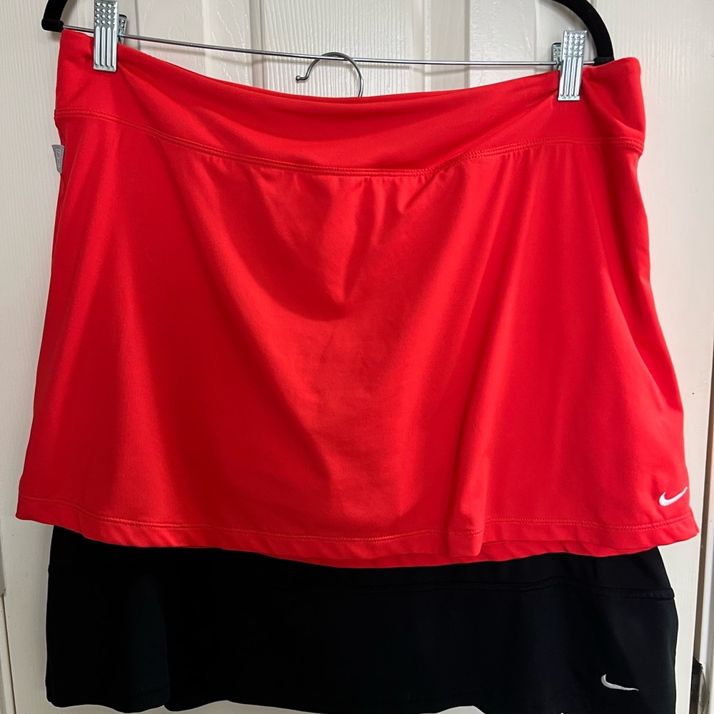 Nike Dynamic Red and Black Skorts set of 2